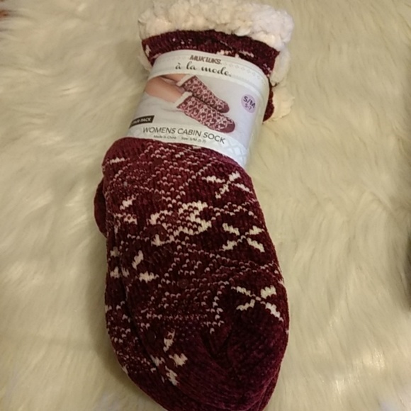 Muk Luks Other - 🆕Mukluks 2 Pair Cabin Socks